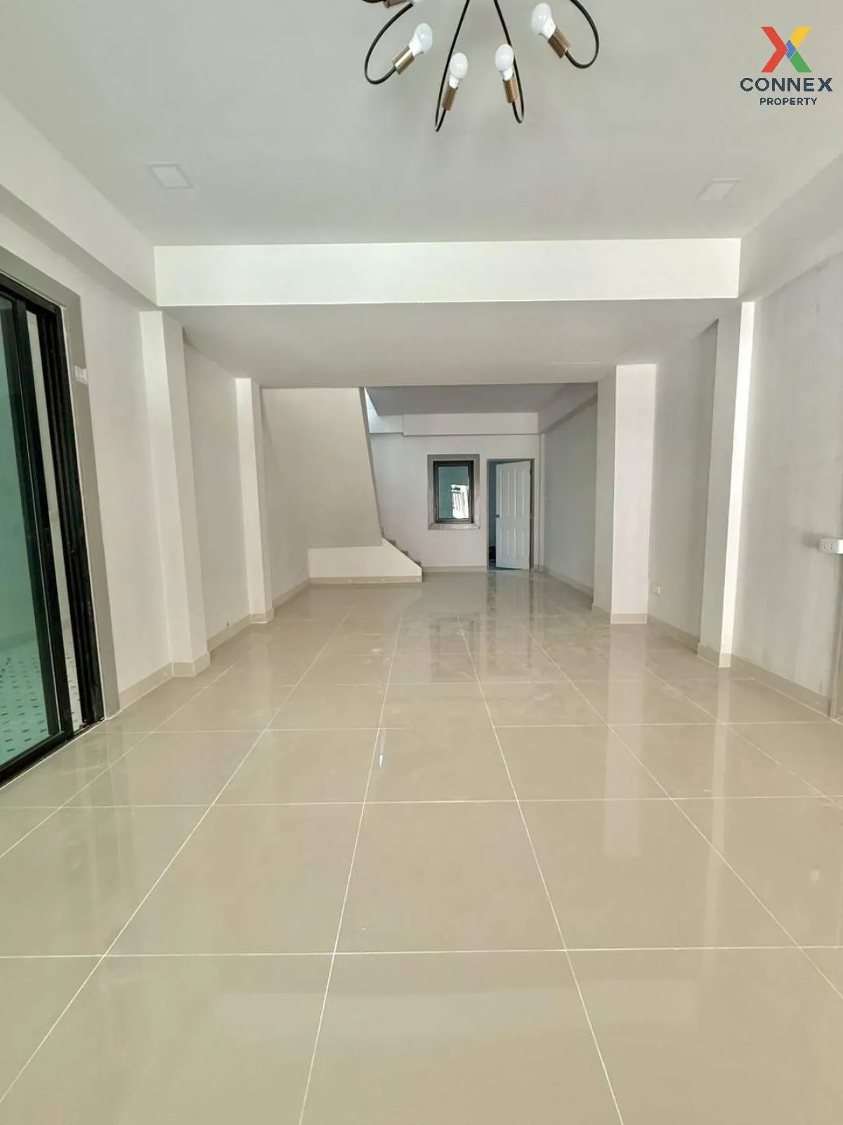 ขายทาวน์เฮ้าส์/ทาวน์โฮม  เปี่ยมสุข (ปากเกร็ดซอยวัดกู้) บางพูด ปาก 4