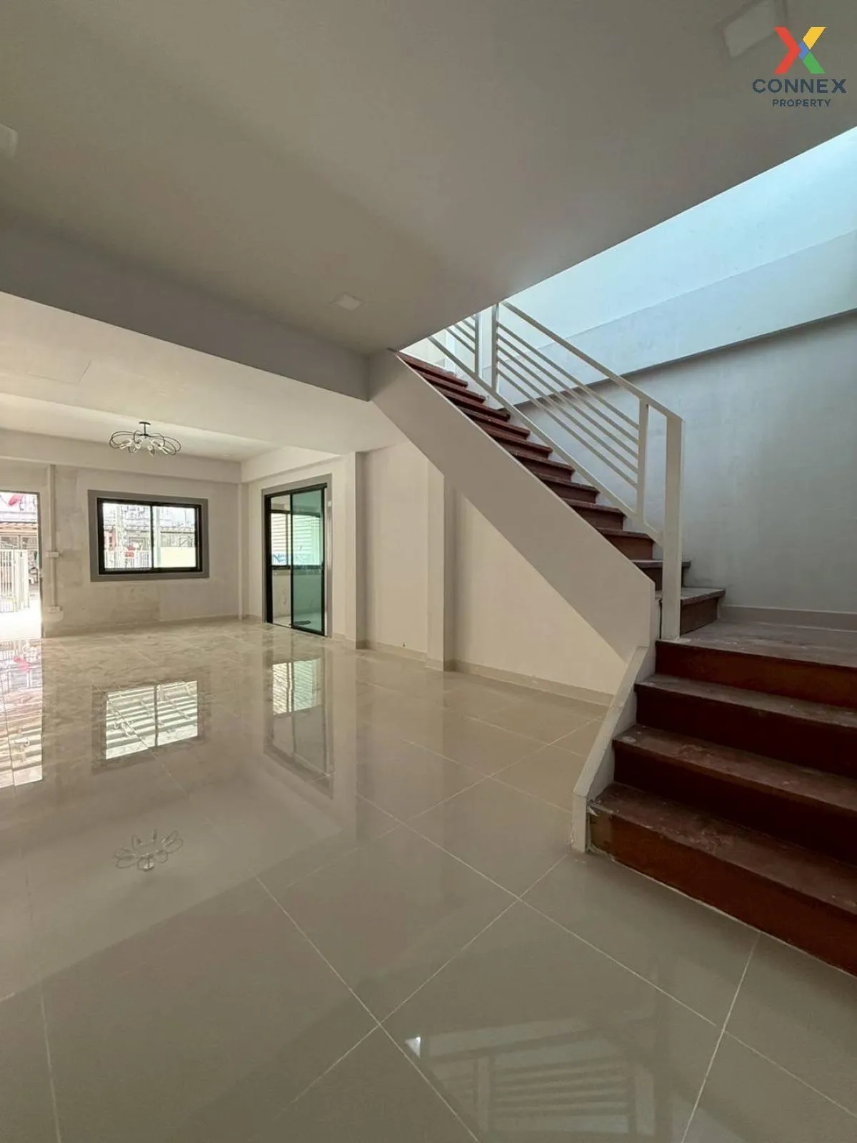 ขายทาวน์เฮ้าส์/ทาวน์โฮม  เปี่ยมสุข (ปากเกร็ดซอยวัดกู้) บางพูด ปาก