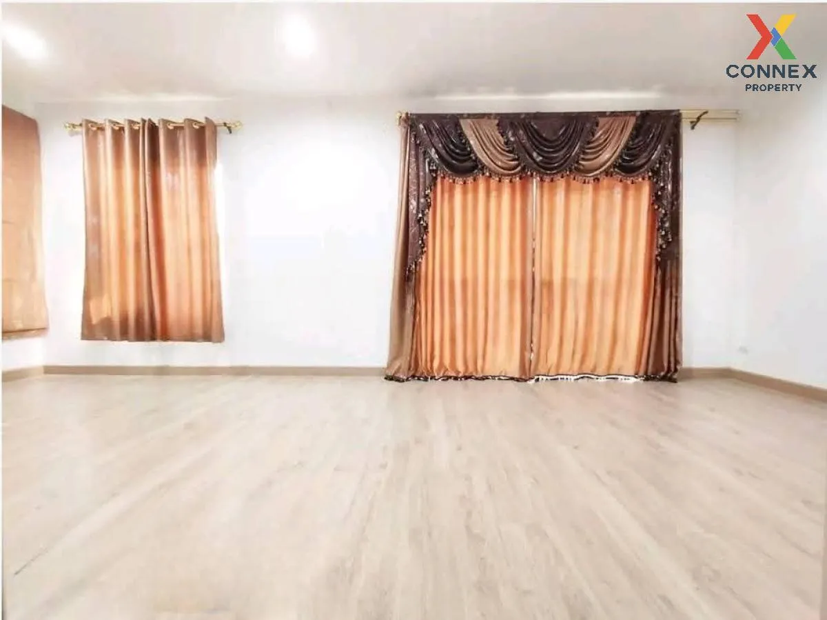 For Sale House , The Plant Onnut - Motorway , Sisa Chorakhe Noi ,