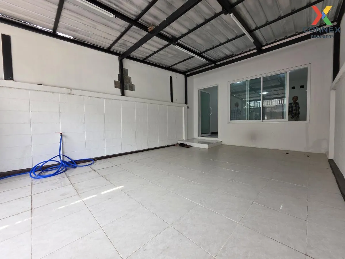 ขายทาวน์เฮ้าส์/ทาวน์โฮม  บ้านร่มเงาไม้ รีโนเวทใหม่ บางบัวทอง บางบ