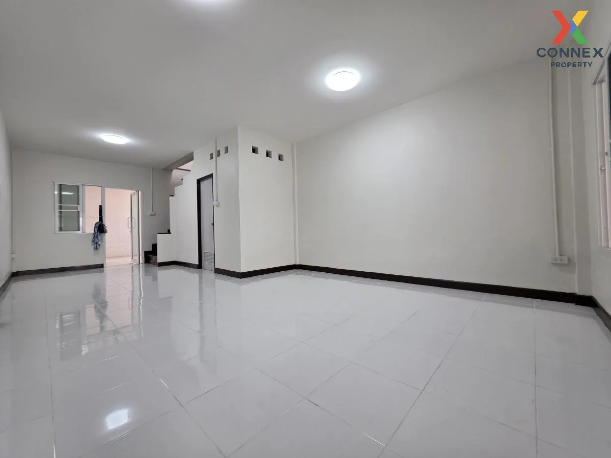 ขายทาวน์เฮ้าส์/ทาวน์โฮม  บ้านร่มเงาไม้ รีโนเวทใหม่ บางบัวทอง บางบ