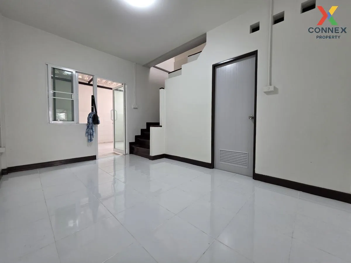 ขายทาวน์เฮ้าส์/ทาวน์โฮม  บ้านร่มเงาไม้ รีโนเวทใหม่ บางบัวทอง บางบ