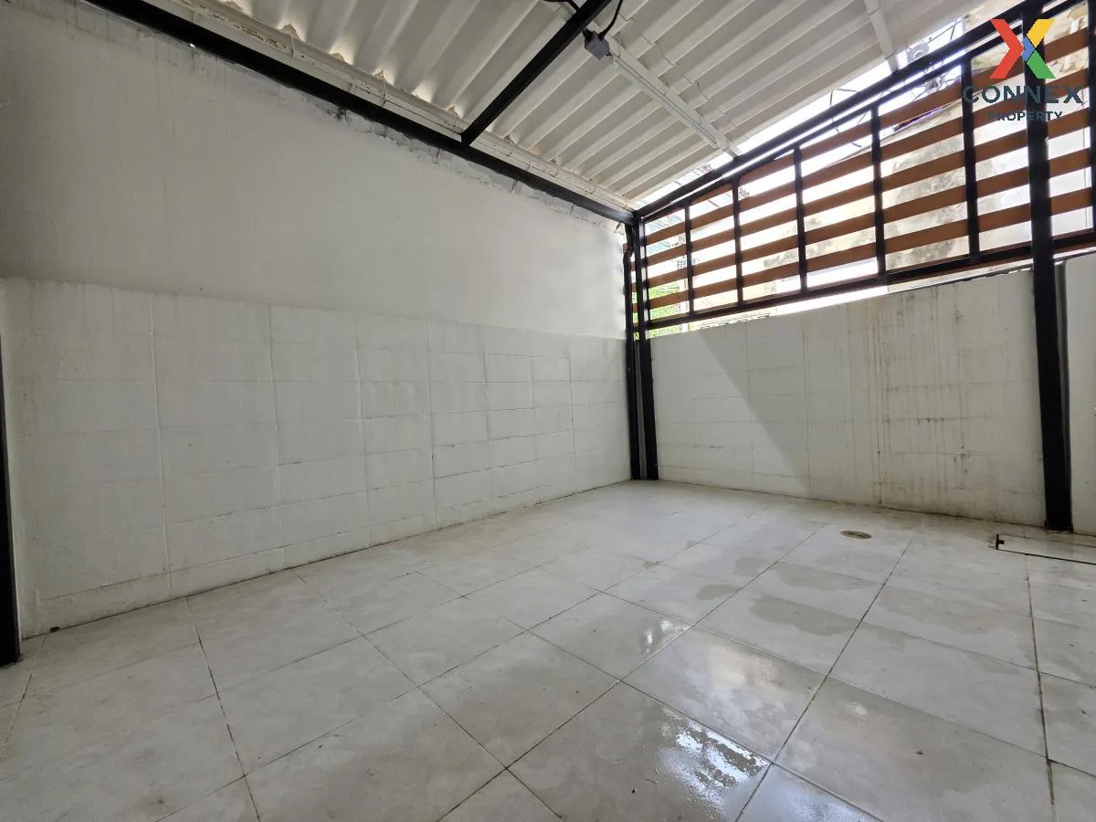 ขายทาวน์เฮ้าส์/ทาวน์โฮม  บ้านร่มเงาไม้ รีโนเวทใหม่ บางบัวทอง บางบ