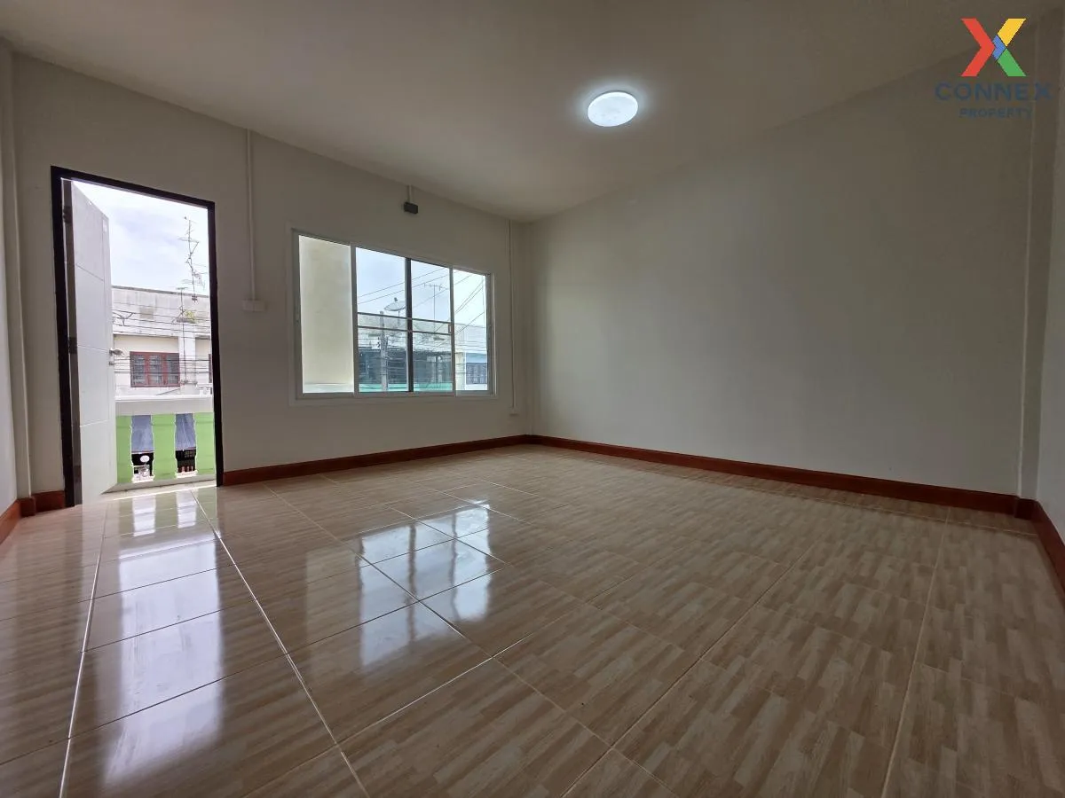 ขายทาวน์เฮ้าส์/ทาวน์โฮม  บ้านร่มเงาไม้ รีโนเวทใหม่ บางบัวทอง บางบ