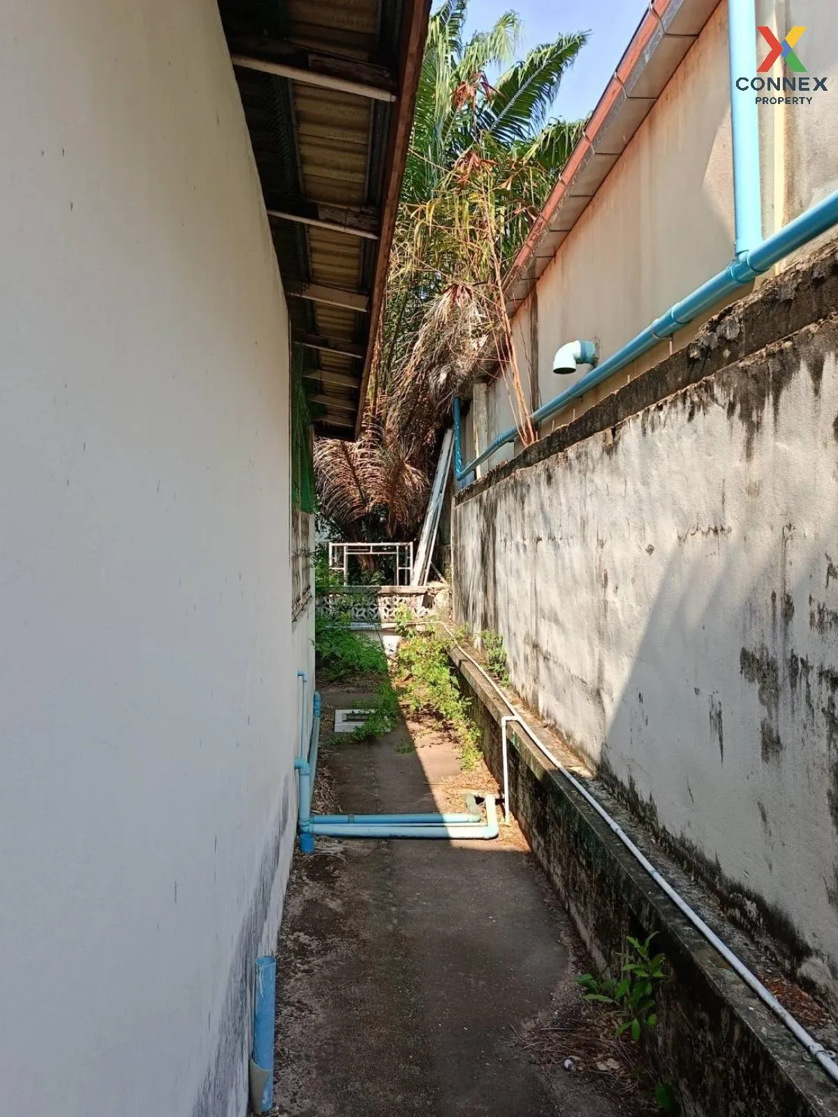 For Sale Single house in Soi Nakniwat 27, Intersection 24 , Lat P