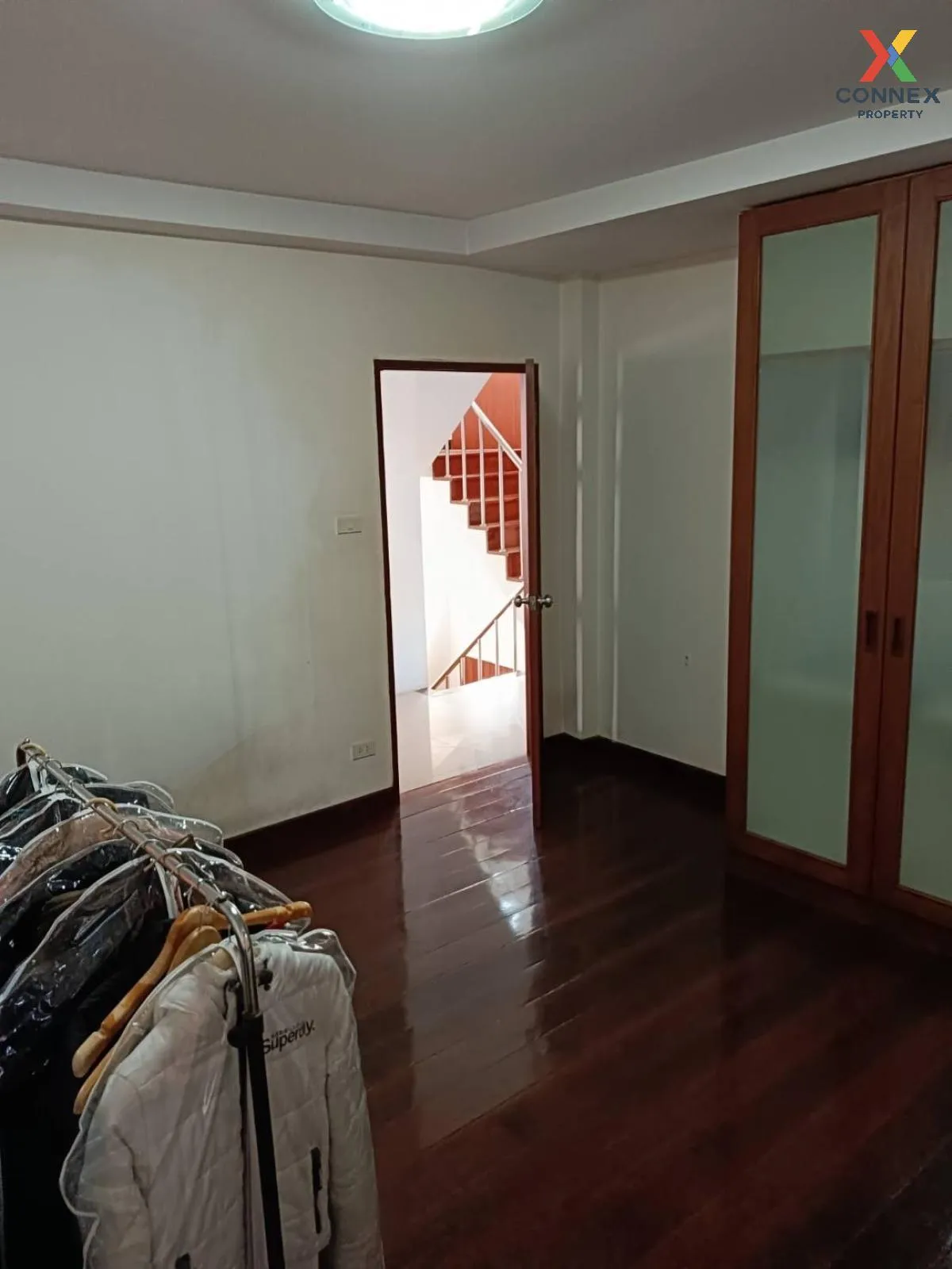 For Sale Single house in Soi Nakniwat 27, Intersection 24 , Lat P