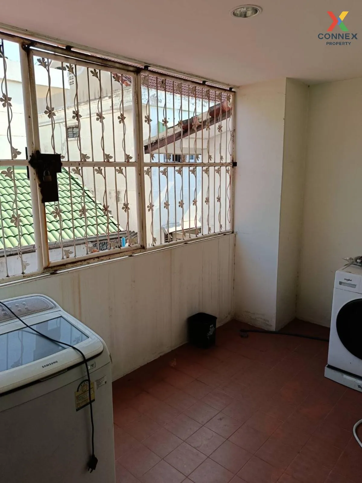 For Sale Single house in Soi Nakniwat 27, Intersection 24 , Lat P
