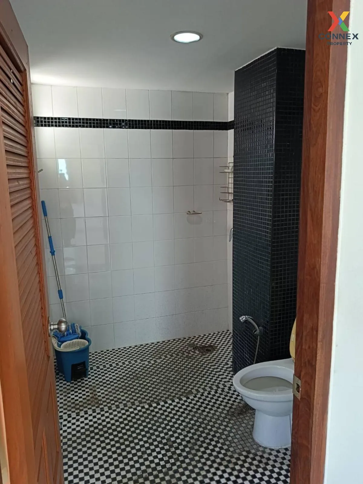 For Sale Single house in Soi Nakniwat 27, Intersection 24 , Lat P