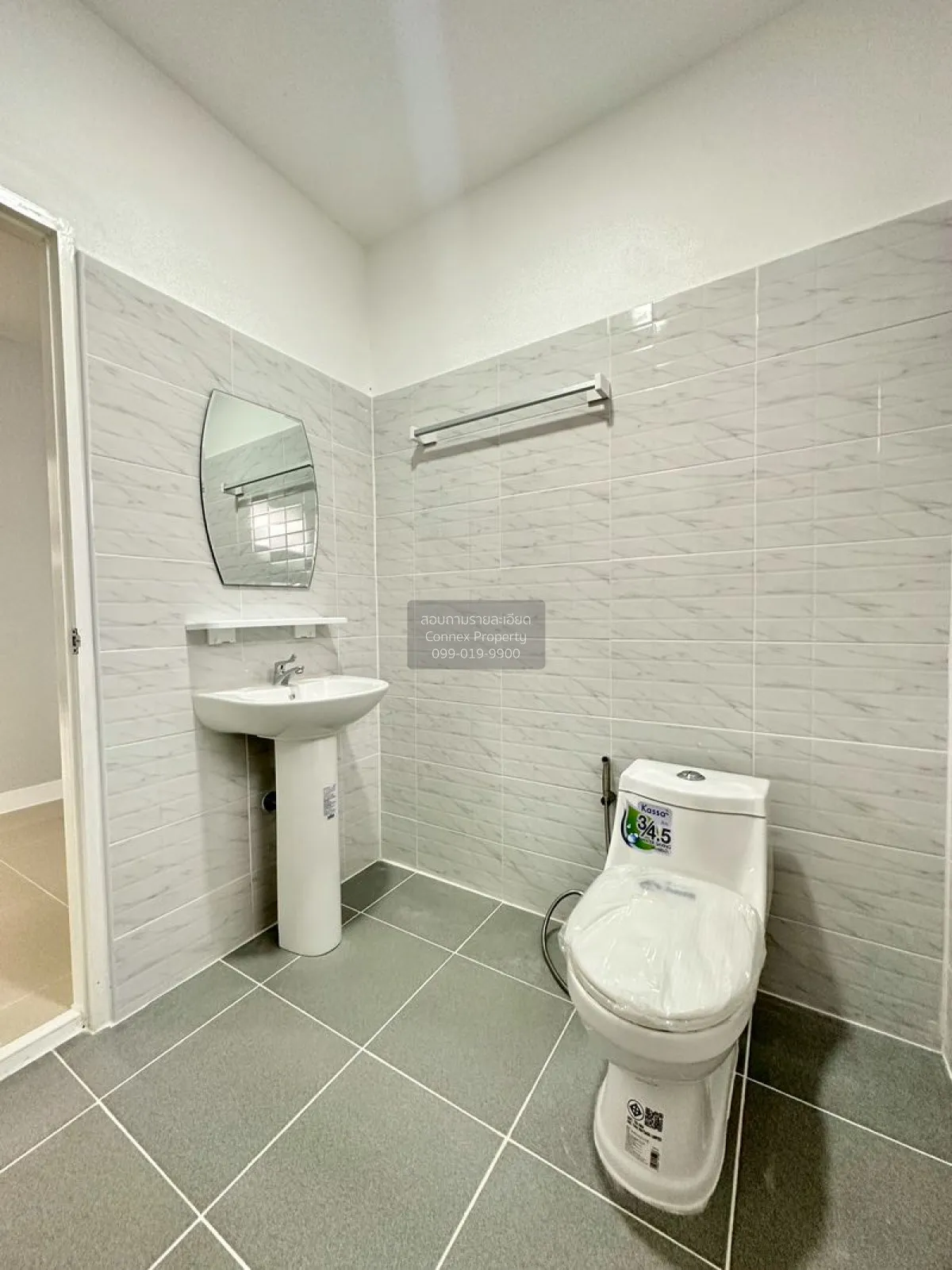 For Sale Townhouse/Townhome  , Krittiyaruk 5 , newly renovated , 