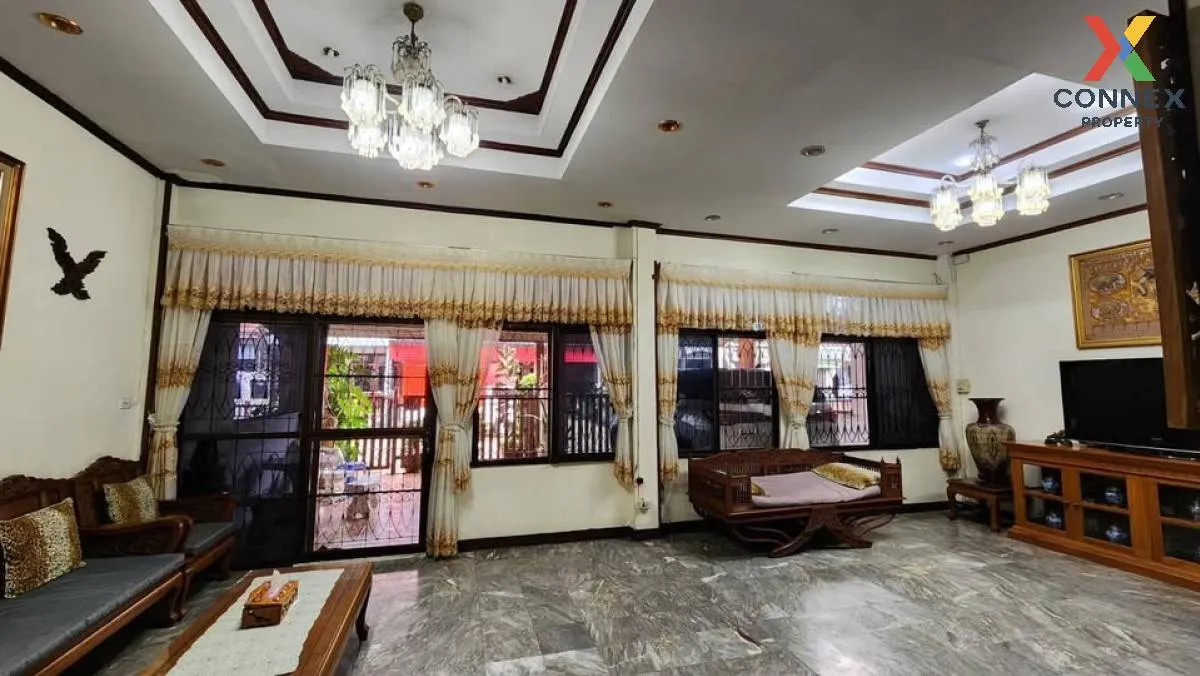 For Sale 2-storey townhouse, 37 square wah, 2 units, Khlong Song, 2