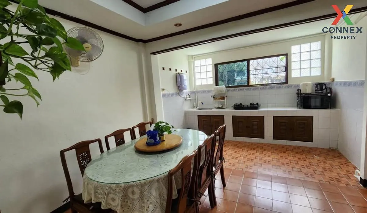 For Sale 2-storey townhouse, 37 square wah, 2 units, Khlong Song, 4