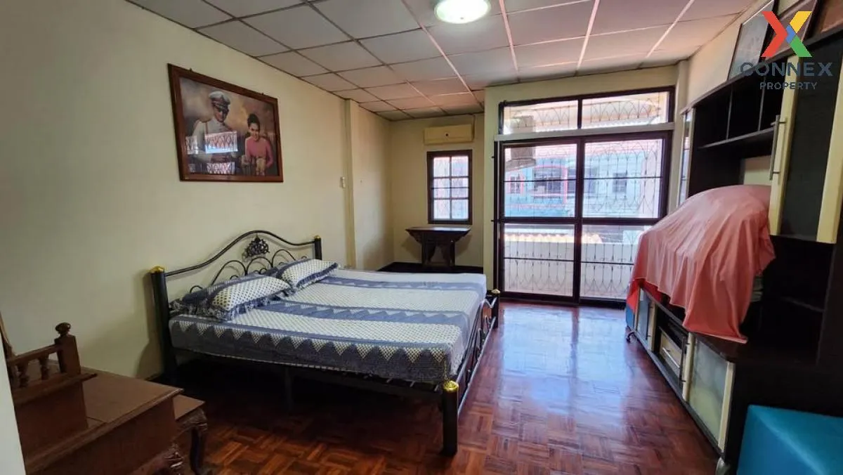 For Sale 2-storey townhouse, 37 square wah, 2 units, Khlong Song,