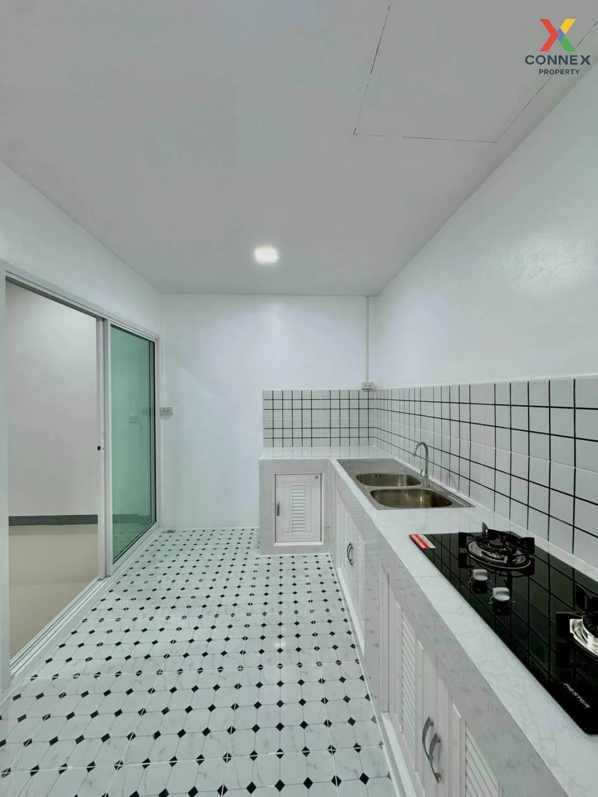 For Sale Townhouse/Townhome  , Pimonrat 2 , newly renovated , Phi
