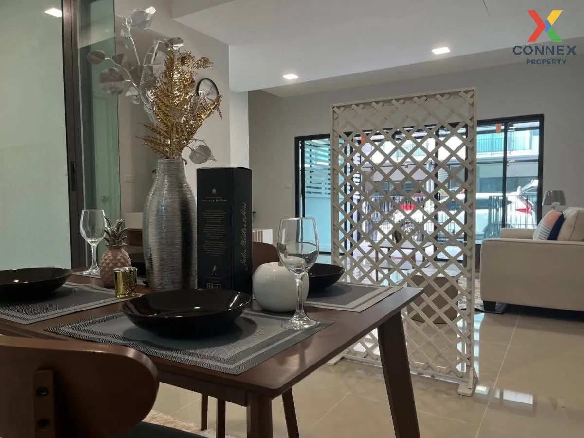 For Sale Townhouse/Townhome  , Pruksa Ville Leabklong Taweewattan