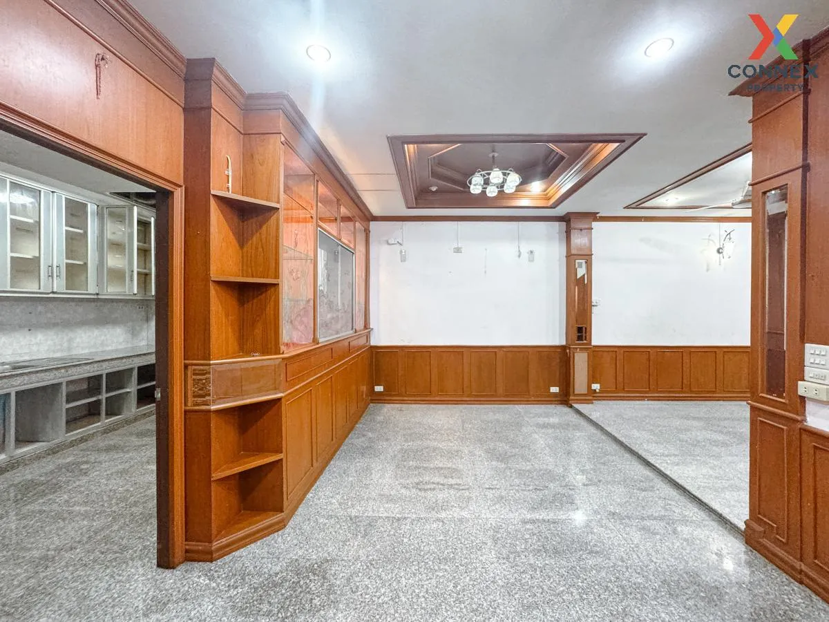 ขายทาวน์เฮ้าส์/ทาวน์โฮม  หมู่บ้าน 84 แมนชั่น MRT-ลาดพร้าว 71 (สาย