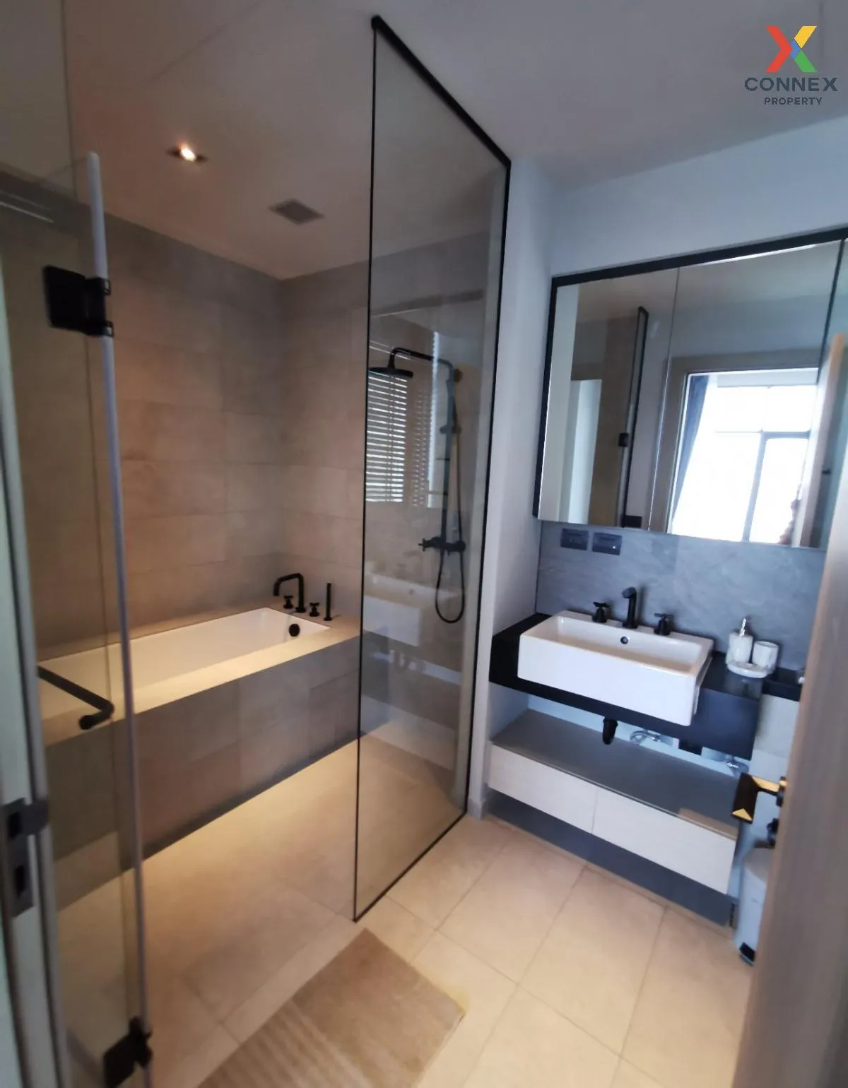 เช่าคอนโด  เดอะ ลอฟท์ อโศก MRT-เพชรบุรี คลองเตยเหนือ เขต วัฒนา กร