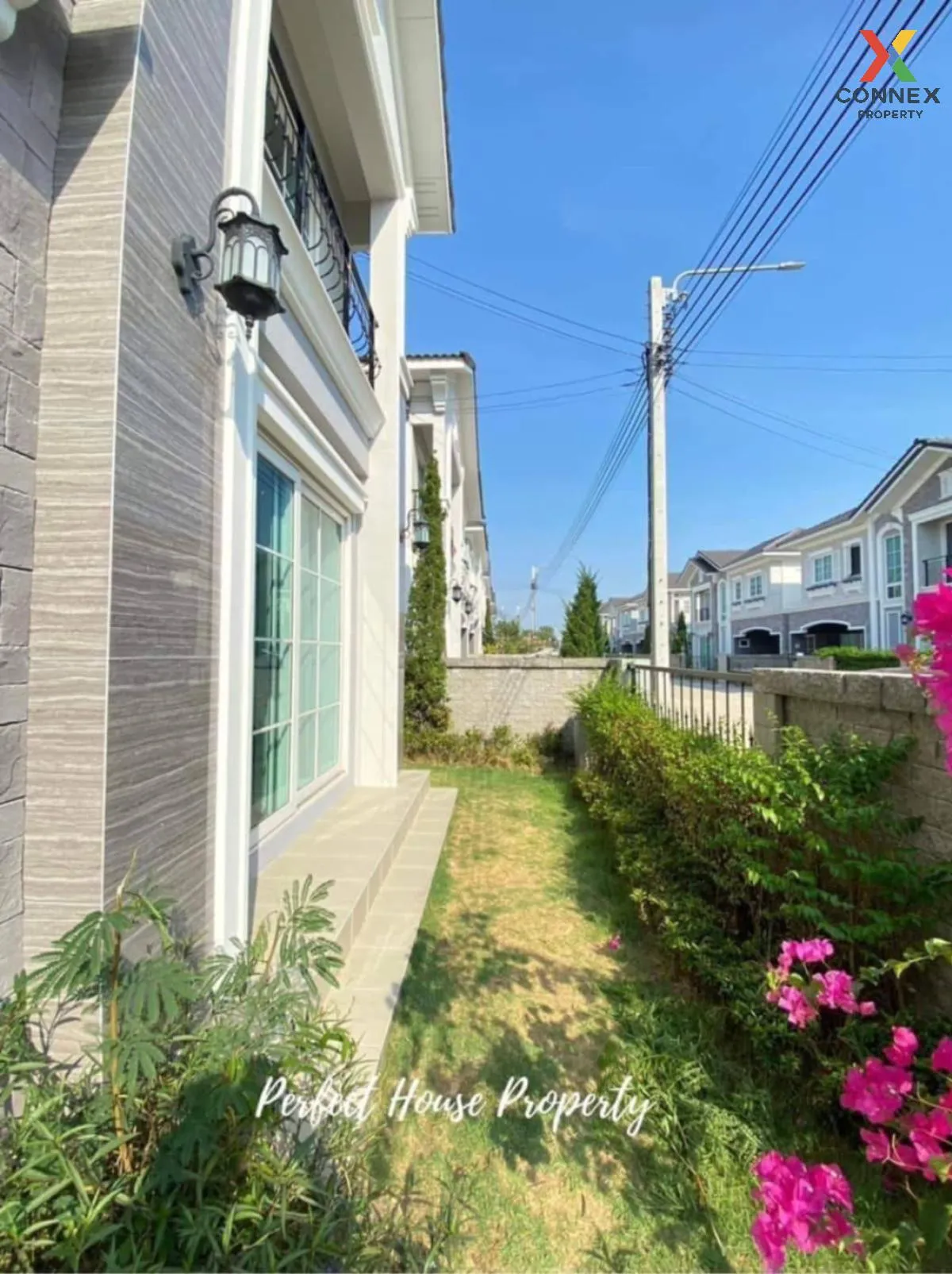 For Sale House , Golden Neo Ramintra - Wongwaen , Bang Chan , Khl