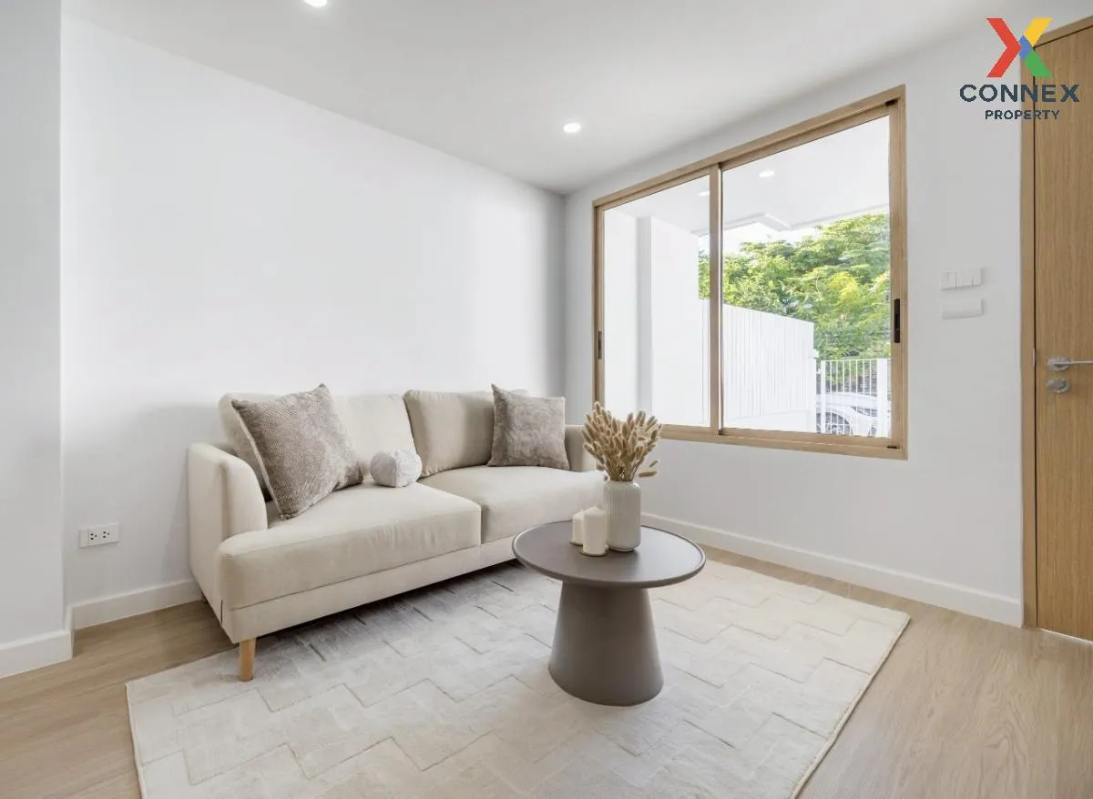 For Rent Townhouse/Townhome  , Maneeya , MRT-Vatcharaphol , Khlon 4