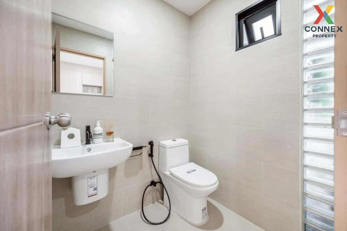 For Rent Townhouse/Townhome  , Maneeya , MRT-Vatcharaphol , Khlon