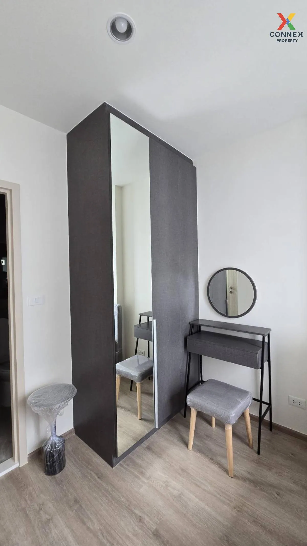 For Rent Condo , Nue District R9 , high floor , MRT-Phra Ram 9 , 