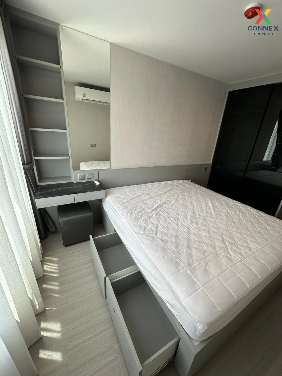 For Rent Condo , Life Ladprao , nice view , high floor , BTS-Ha Y