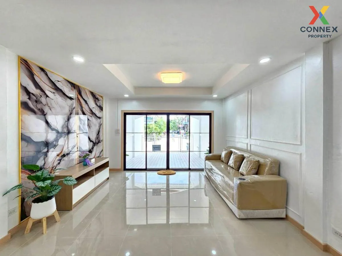 ขายทาวน์เฮ้าส์/ทาวน์โฮม  บ้านปิยวรารมย์ 1 รีโนเวทใหม่ บางบัวทอง บ