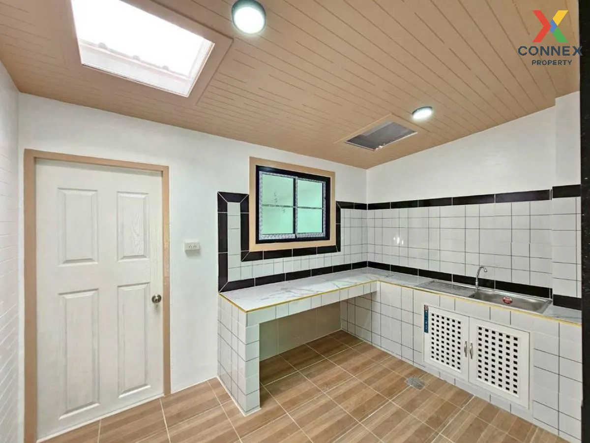 ขายทาวน์เฮ้าส์/ทาวน์โฮม  บ้านปิยวรารมย์ 1 รีโนเวทใหม่ บางบัวทอง บ