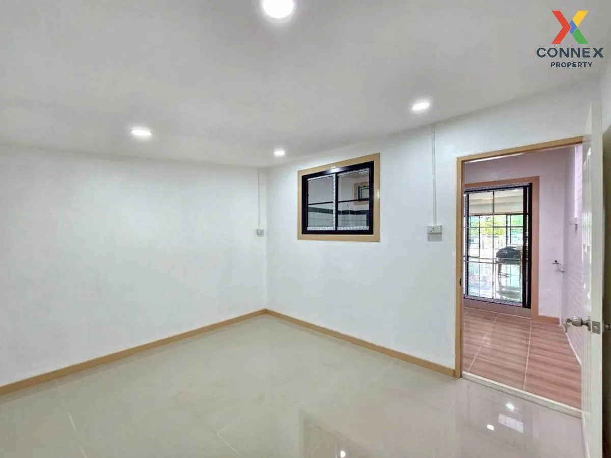 ขายทาวน์เฮ้าส์/ทาวน์โฮม  บ้านปิยวรารมย์ 1 รีโนเวทใหม่ บางบัวทอง บ