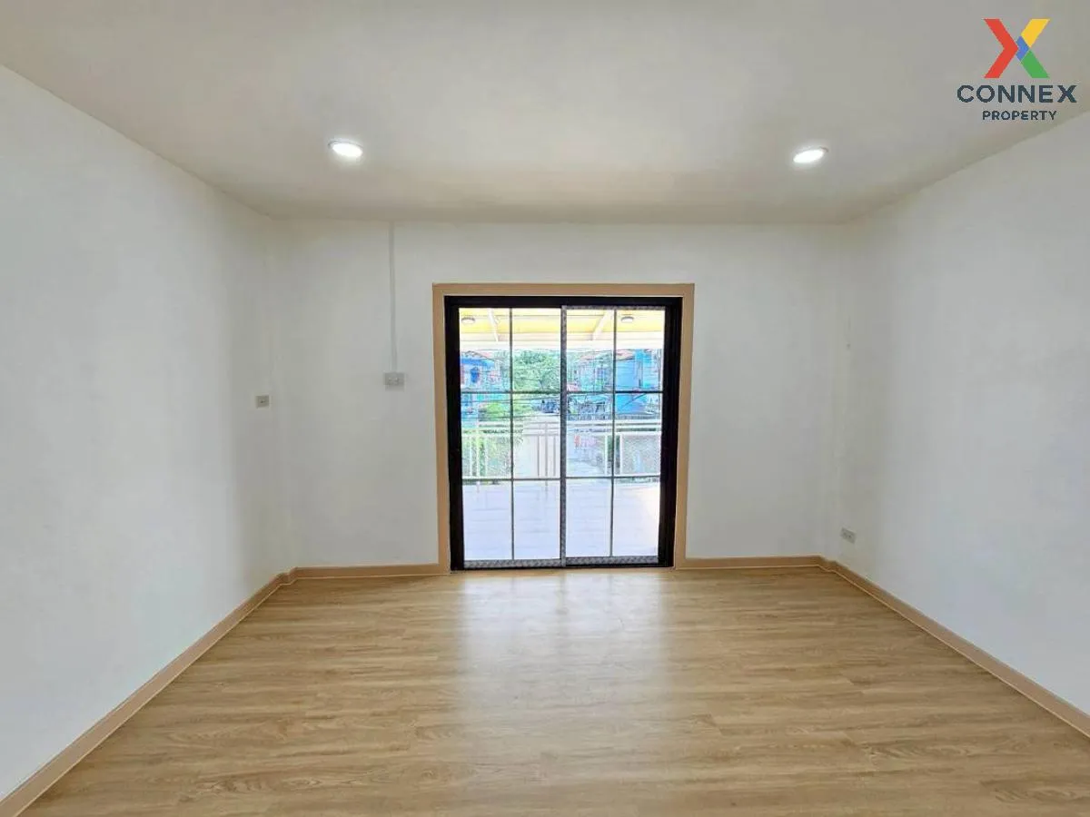 ขายทาวน์เฮ้าส์/ทาวน์โฮม  บ้านปิยวรารมย์ 1 รีโนเวทใหม่ บางบัวทอง บ