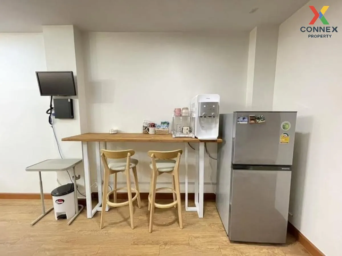 For Rent 3-storey townhouse, usable area 180 sq m, in the heart o 4