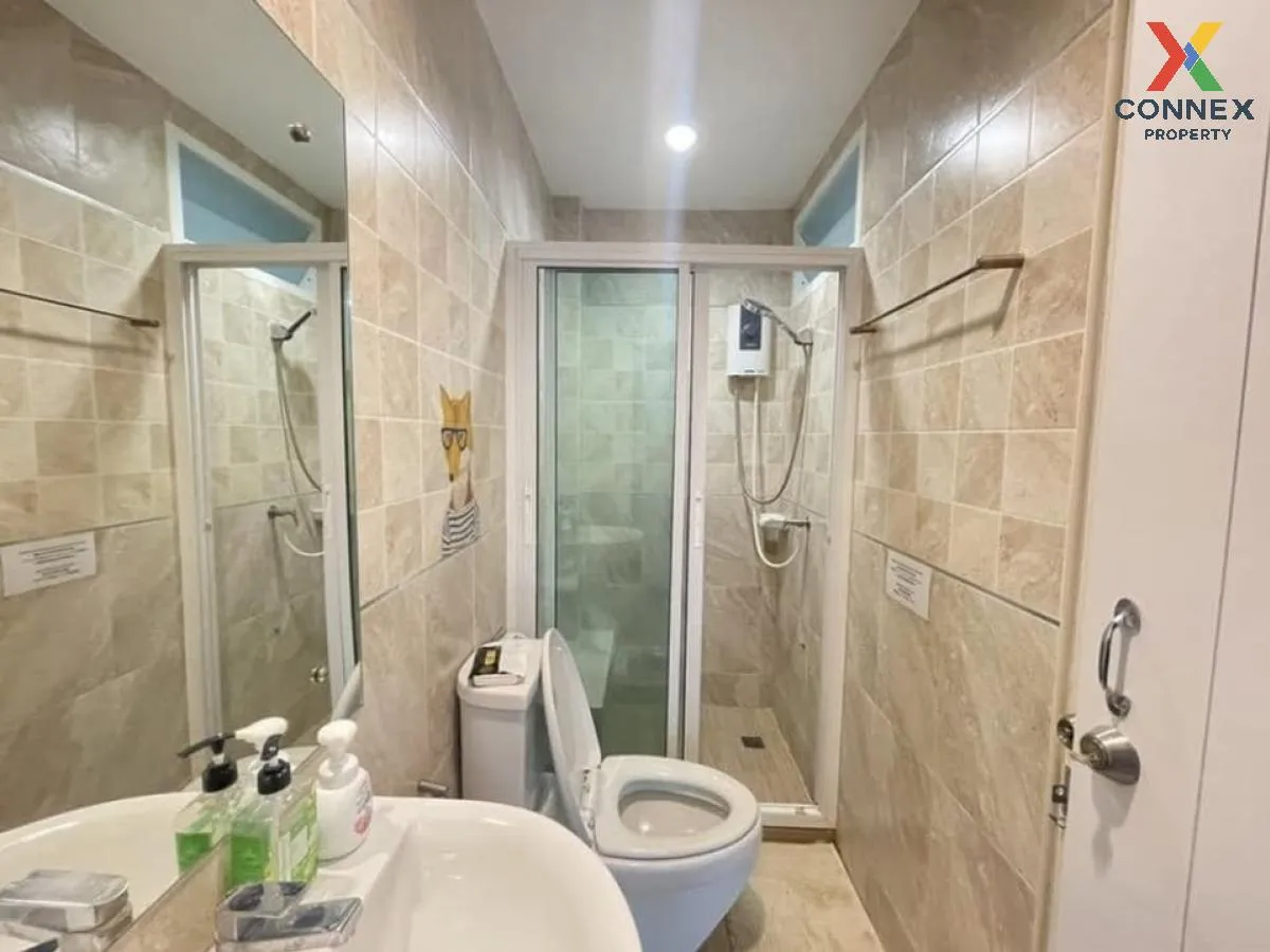 For Rent 3-storey townhouse, usable area 180 sq m, in the heart o