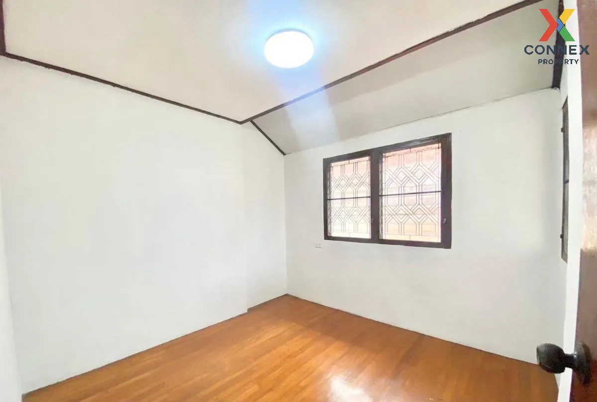 For Sale House , V. Niwet , Krathum Lom , Sam Phran , Nakhon Path