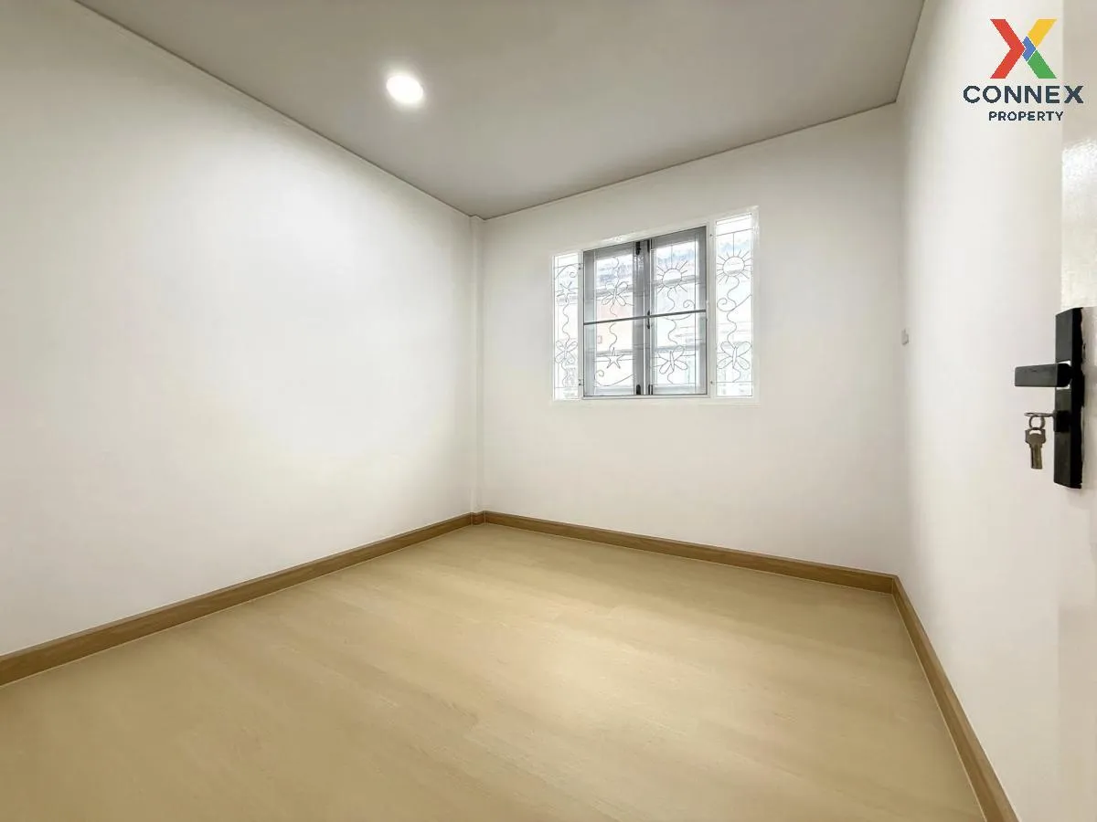 For Sale Townhouse/Townhome  , BaanThanasuk , newly renovated , N For Sale Townhouse/Townhome  , BaanThanasuk , newly renovated , N