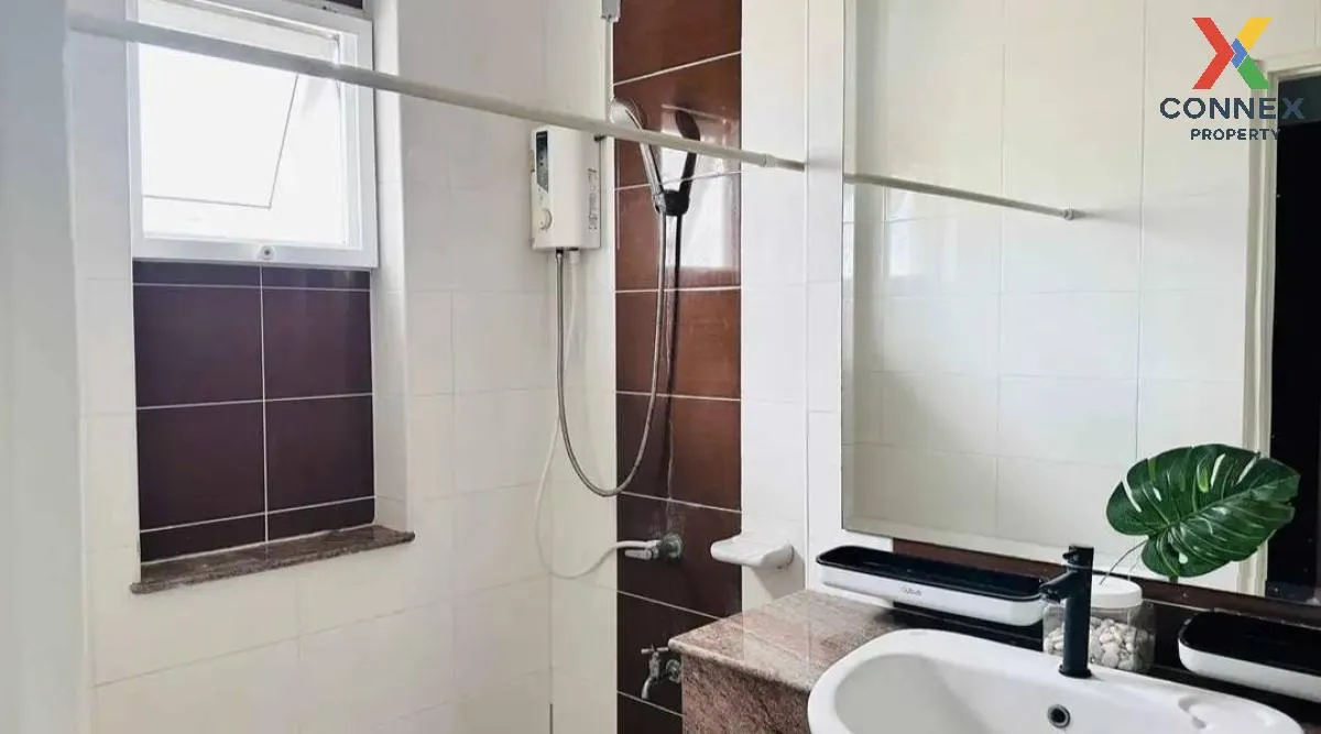 For Rent House , HOME ON GREEN THANYATHANI 2 , wide frontage , La