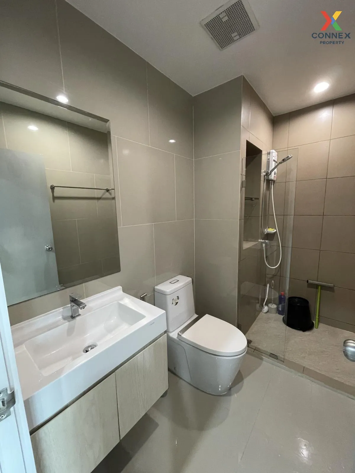 For Rent Condo , Rich Park Triple Station , ARL-Hua Mak , Suan Lu