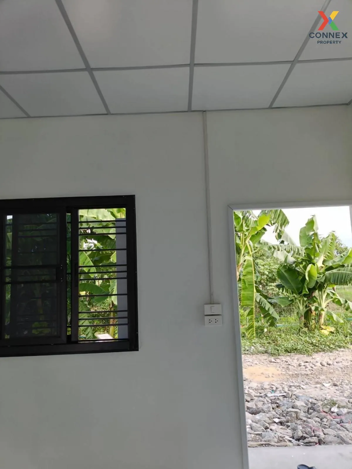 For Sale  House with land, area 1 rai , Khlong Nok Krathung , Ban