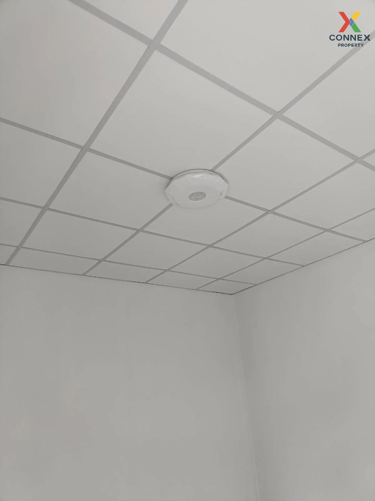 For Sale  House with land, area 1 rai , Khlong Nok Krathung , Ban