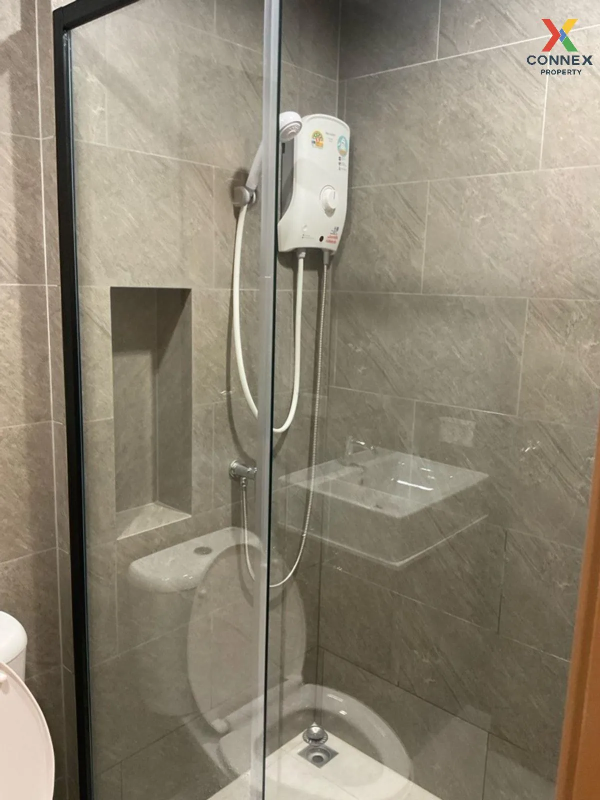 เช่าคอนโด  เดอะ ลิฟวิ่น รามคำแหง วิวสวย ชั้นสูง MRT-ลำสาลี (สายสี