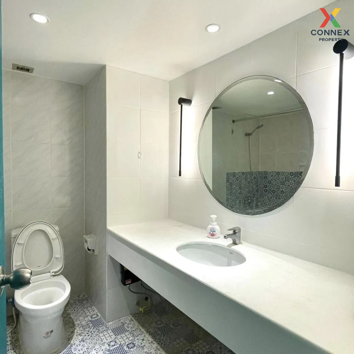 เช่าคอนโด  ออมนิ ทาวเวอร์ BTS-อโศก คลองเตย เขต คลองเตย กรุงเทพ CX