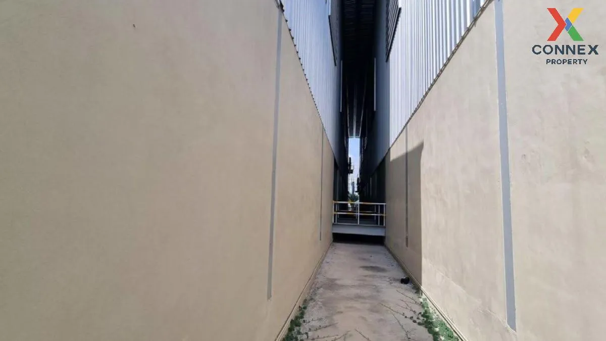 For Sale For sale: Land with a warehouse and office building. , B