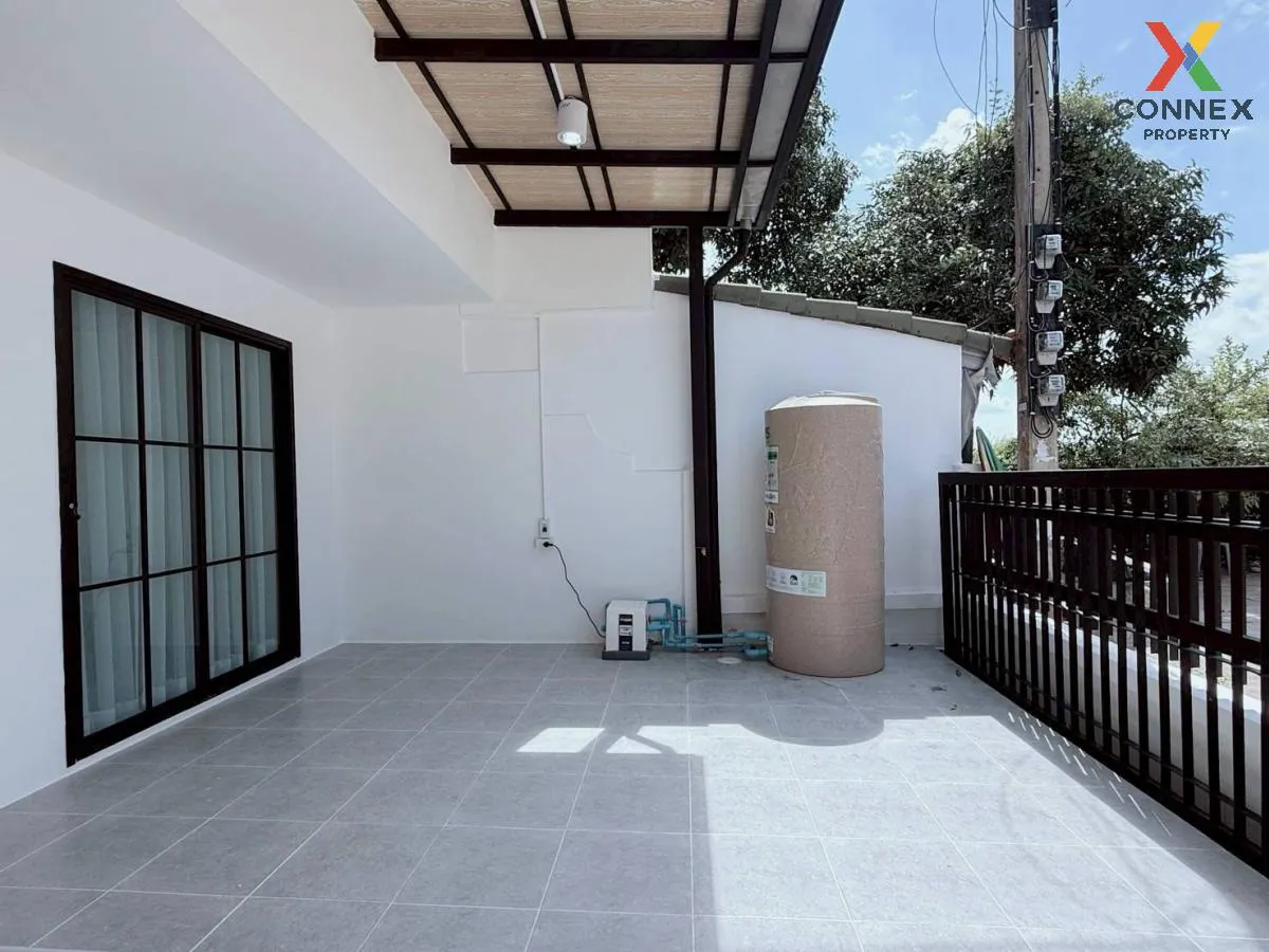 For Sale Townhouse/Townhome  , Baan Tawanna Ville khong 9 , newly 2
