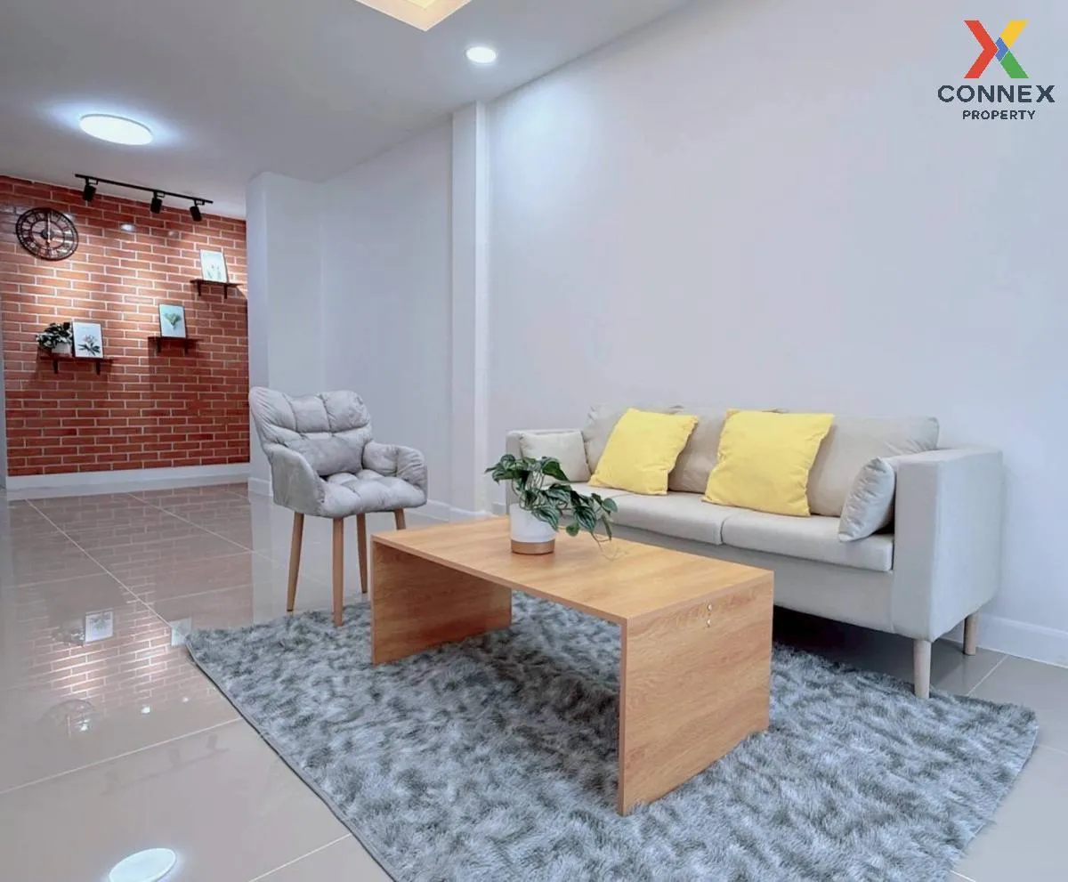 For Sale Townhouse/Townhome  , Baan Tawanna Ville khong 9 , newly