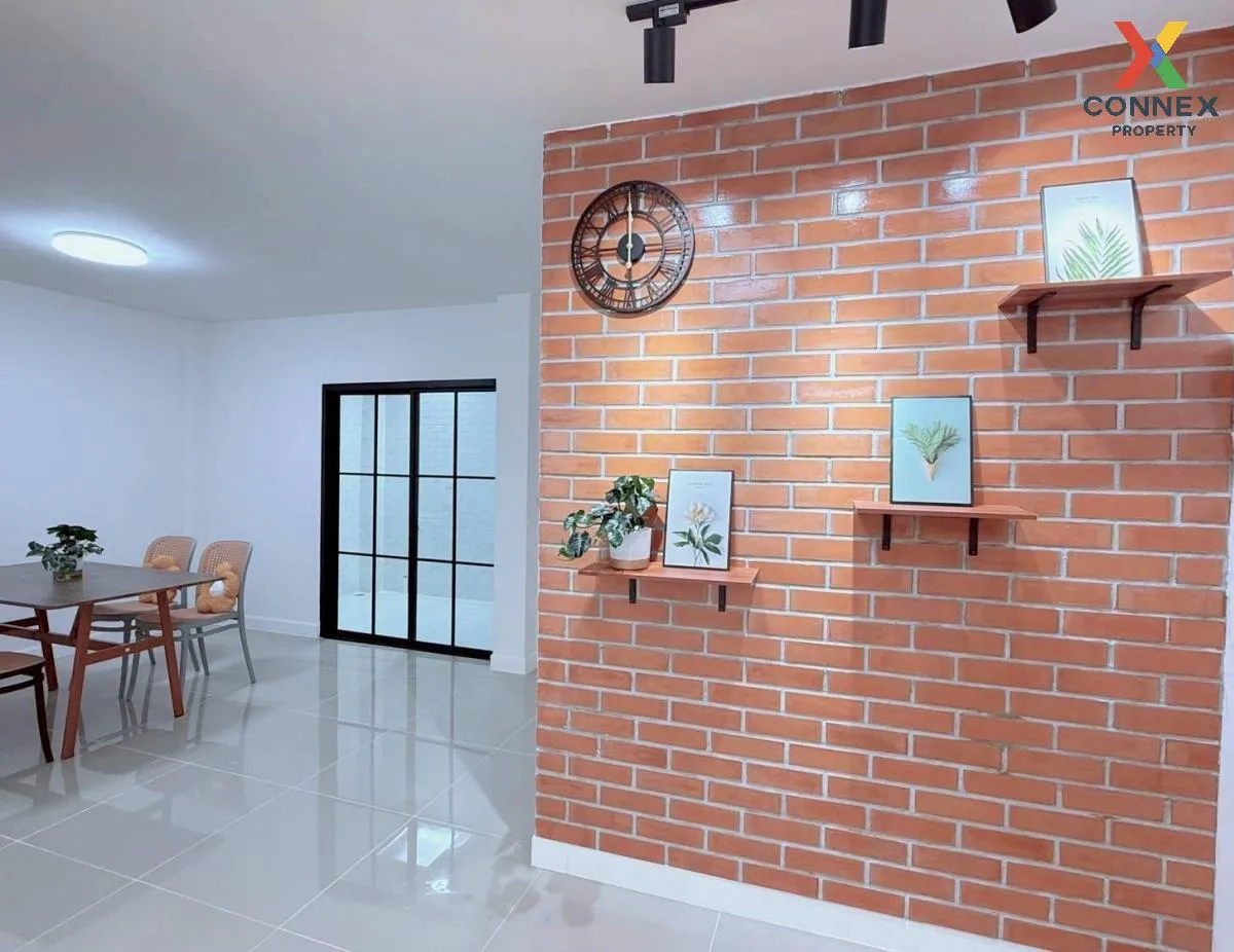 For Sale Townhouse/Townhome  , Baan Tawanna Ville khong 9 , newly