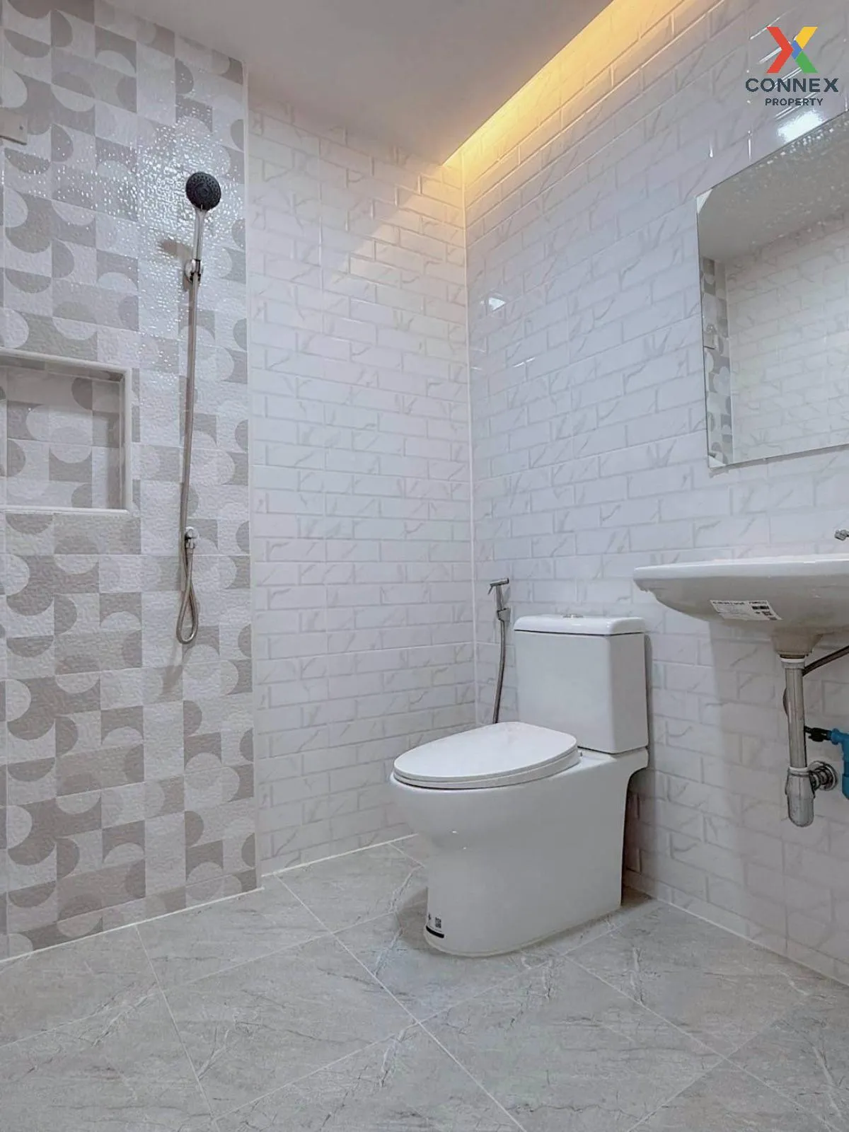 For Sale Townhouse/Townhome  , Baan Tawanna Ville khong 9 , newly