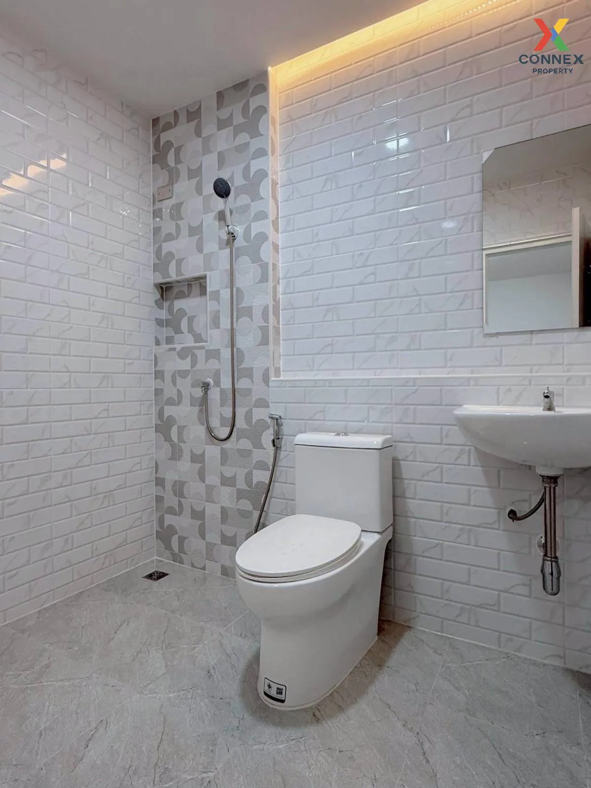 For Sale Townhouse/Townhome  , Baan Tawanna Ville khong 9 , newly