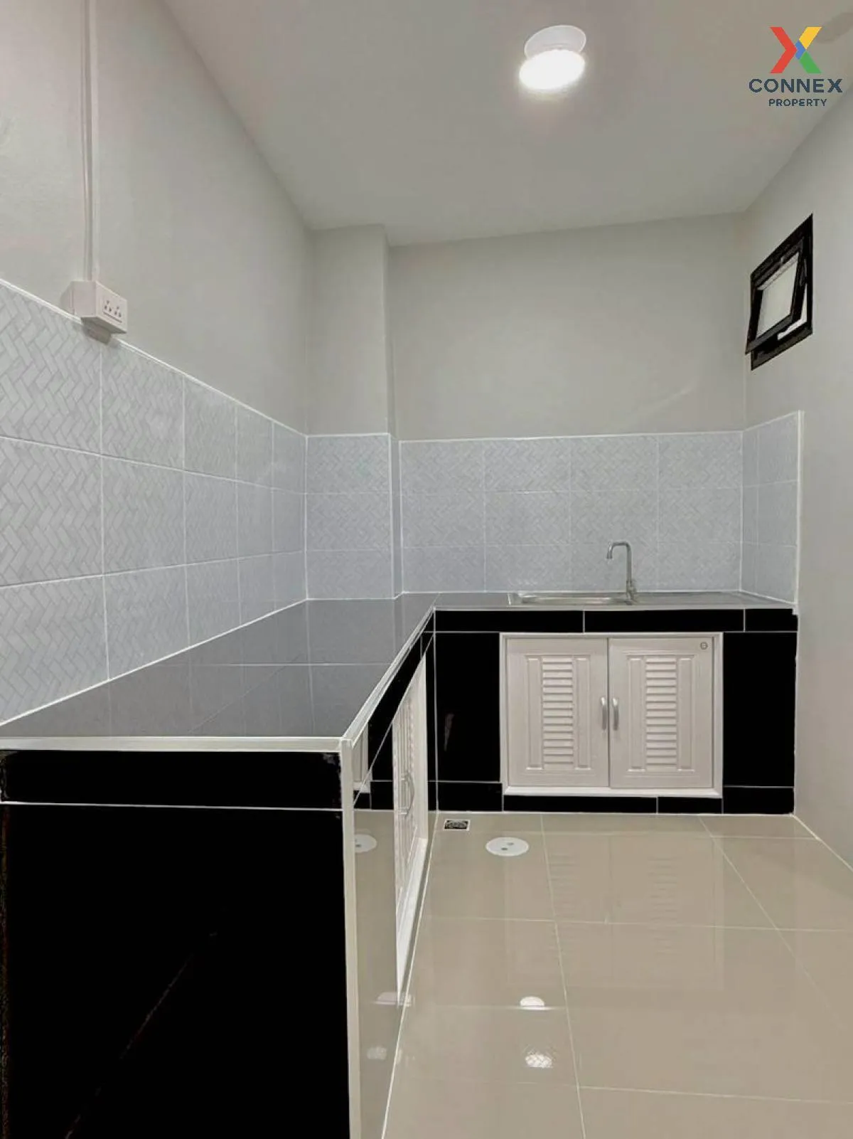 ขายทาวน์เฮ้าส์/ทาวน์โฮม  บ้านบัวทอง 4 บ้านกล้วย-ไทรน้อย รีโนเวทให