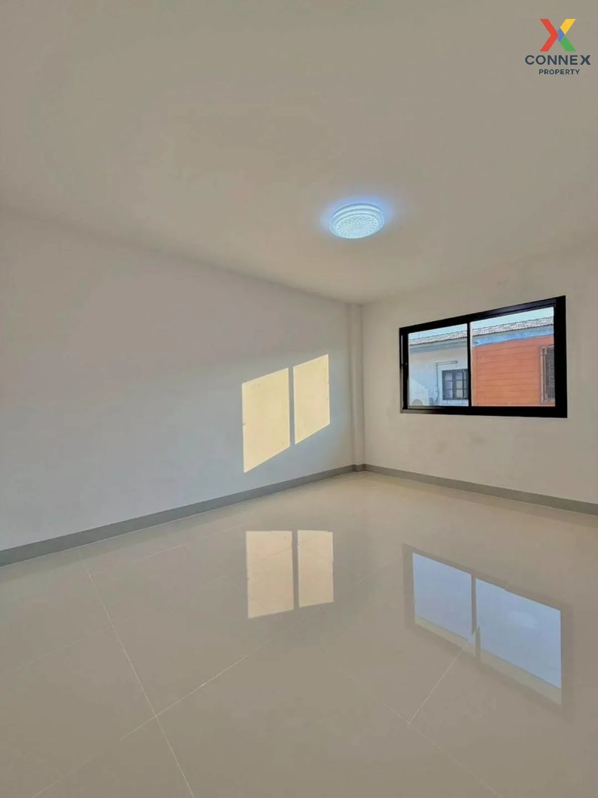 ขายทาวน์เฮ้าส์/ทาวน์โฮม  บ้านบัวทอง 4 บ้านกล้วย-ไทรน้อย รีโนเวทให