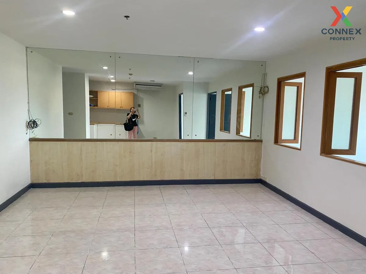 เช่าคอนโด  โมเดิร์นโฮม ทาวเวอร์ ดิเอ็กซ์คลูซีฟ ช่องนนทรี เขต ยานน 1