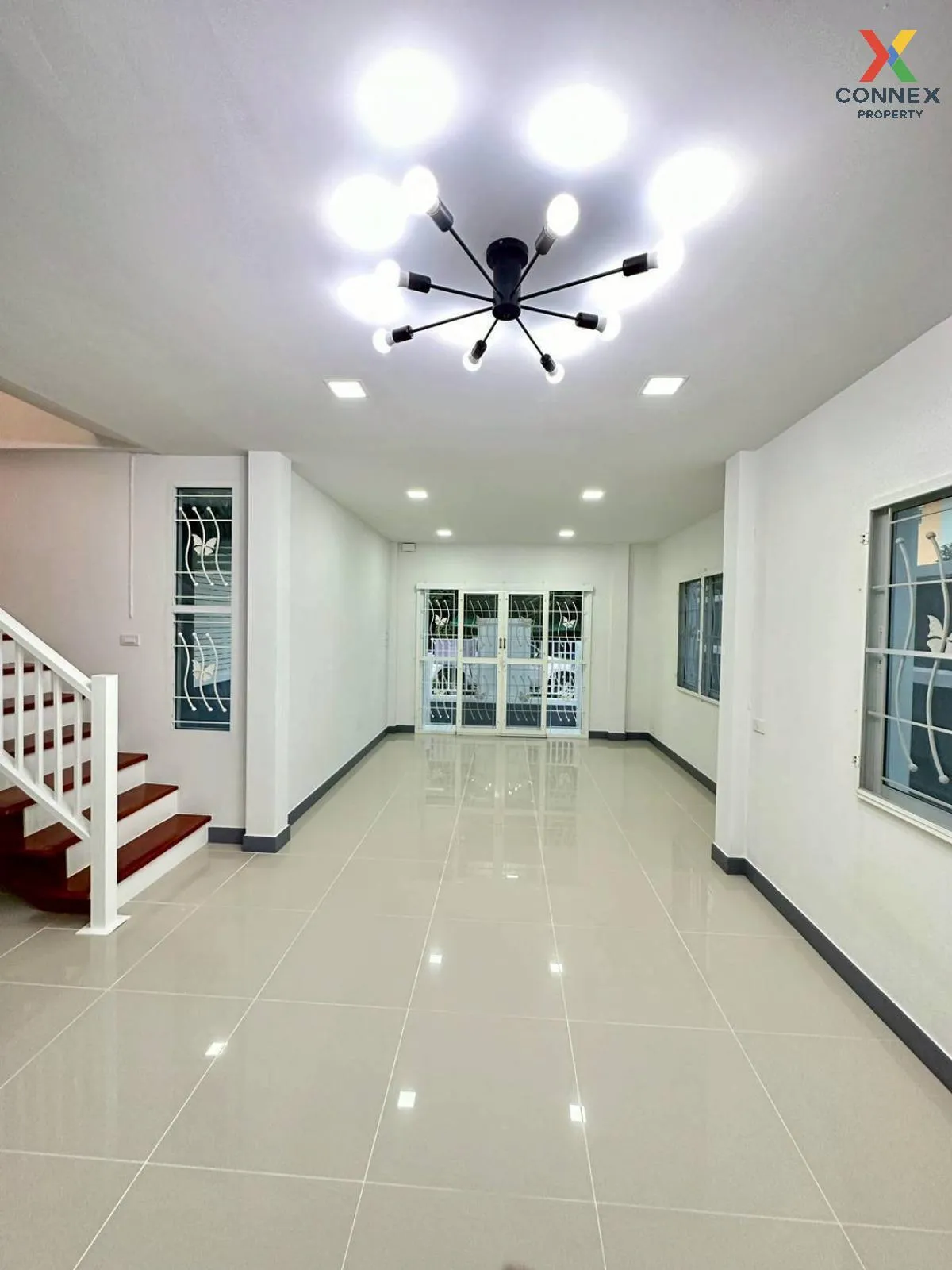 ขายทาวน์เฮ้าส์/ทาวน์โฮม  บัวทองธานี เฟส 17 รีโนเวทใหม่ บางบัวทอง 