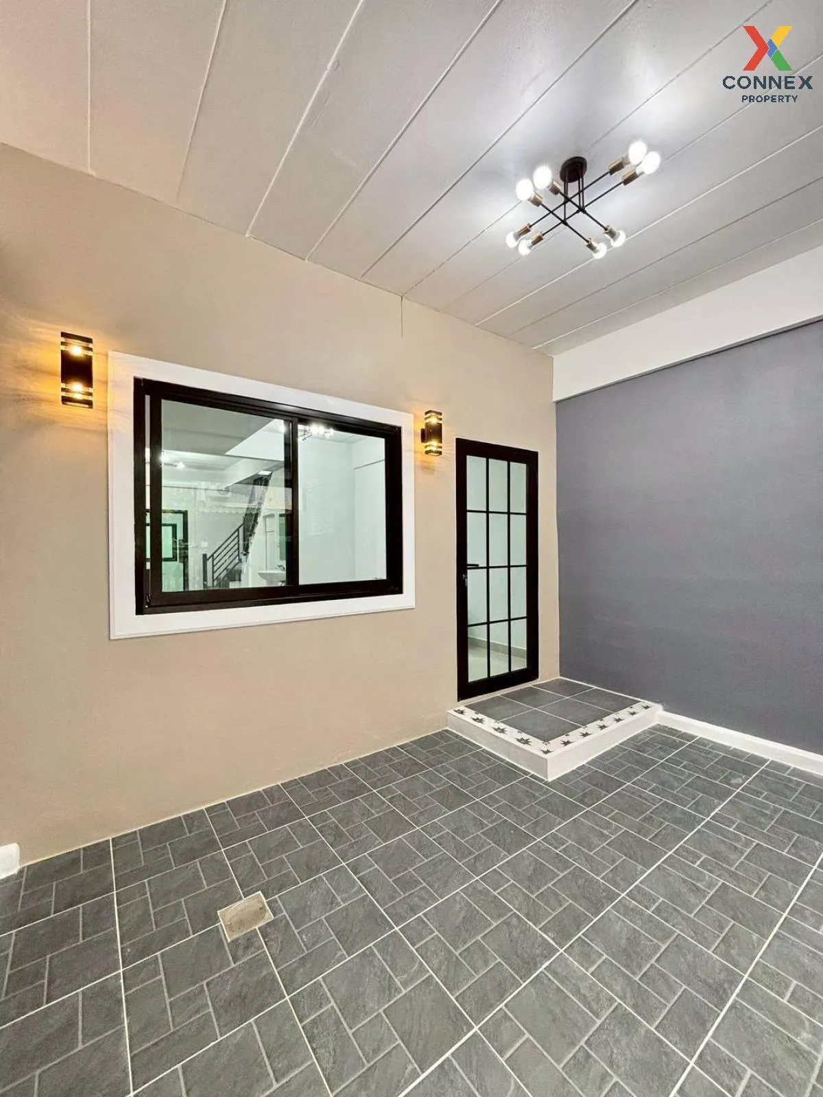 For Sale Townhouse/Townhome  , Buathongthani , newly renovated ,  4